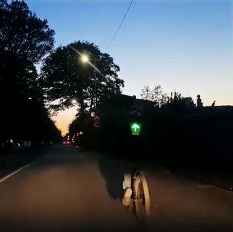 Cycling Bicycle LED Wireless Safety Turn Signal Light Vest for Riding Night Guiding